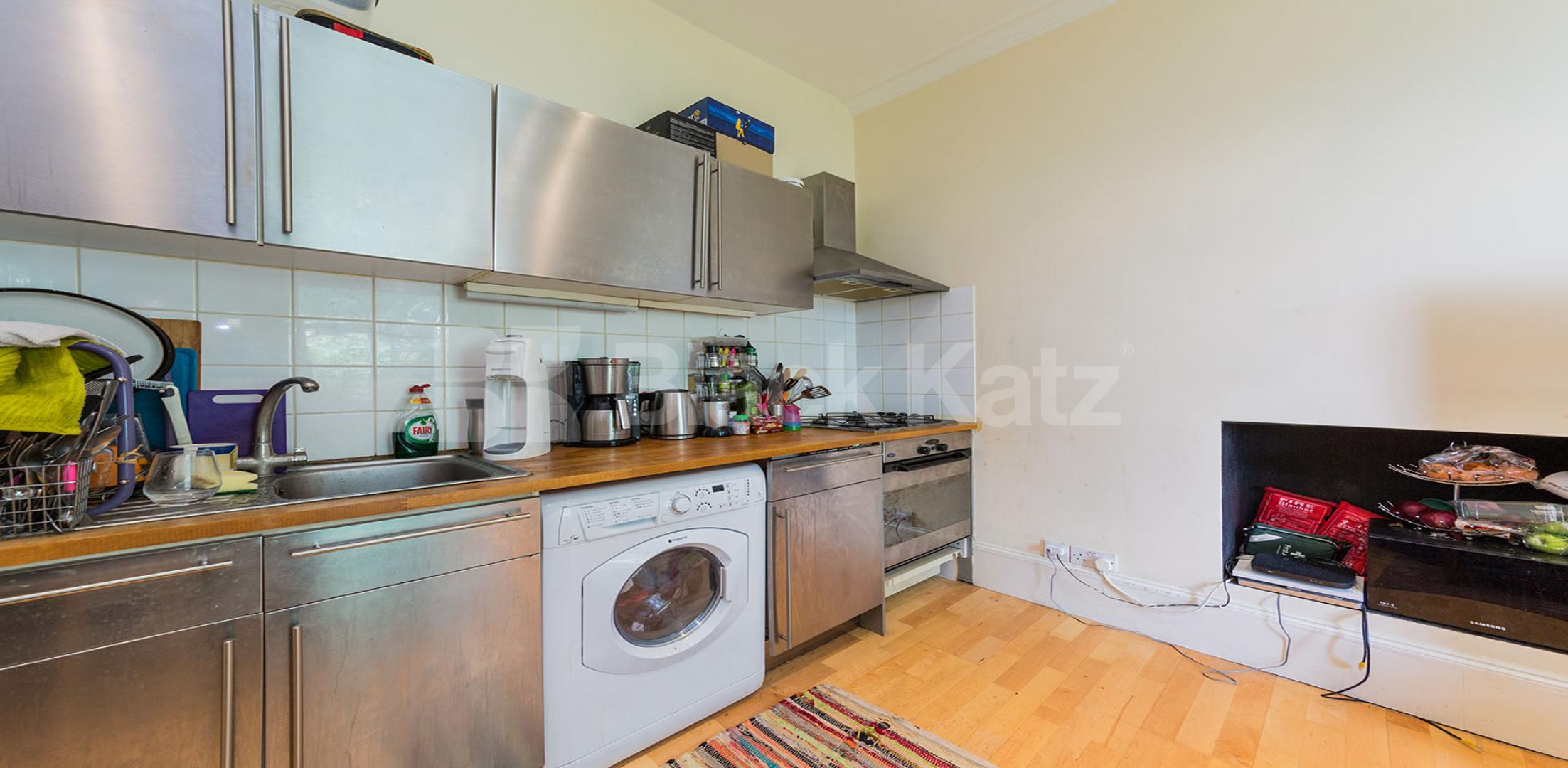 			CENTRAL ZONE 1 LOCATION!, 2 Bedroom, 1 bath, 1 reception Flat			 Leinster Square, BAYSWATER